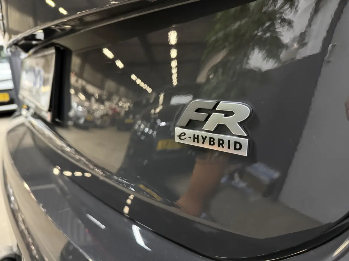 1.4 TSI e-Hybrid PHEV FR Business Intense // Leer // Led // Keyless
