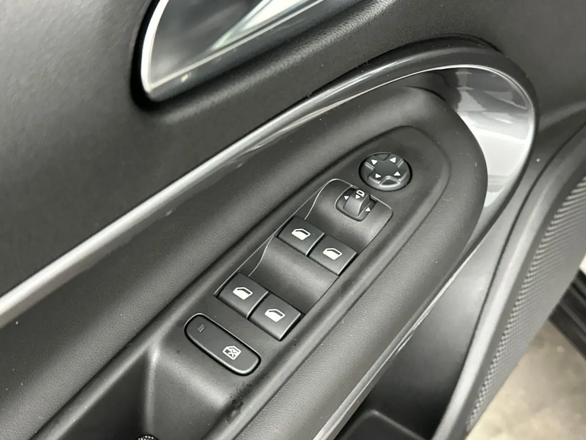 1.2 Hybrid Sport | Camera | Navigatie | LMW | Adaptive Cruise Control | Apple Carplay | Sensoren Voor+Achter | 145PK | Elektrische Achterklep | Tot 8 jaar speciale Garantie!
