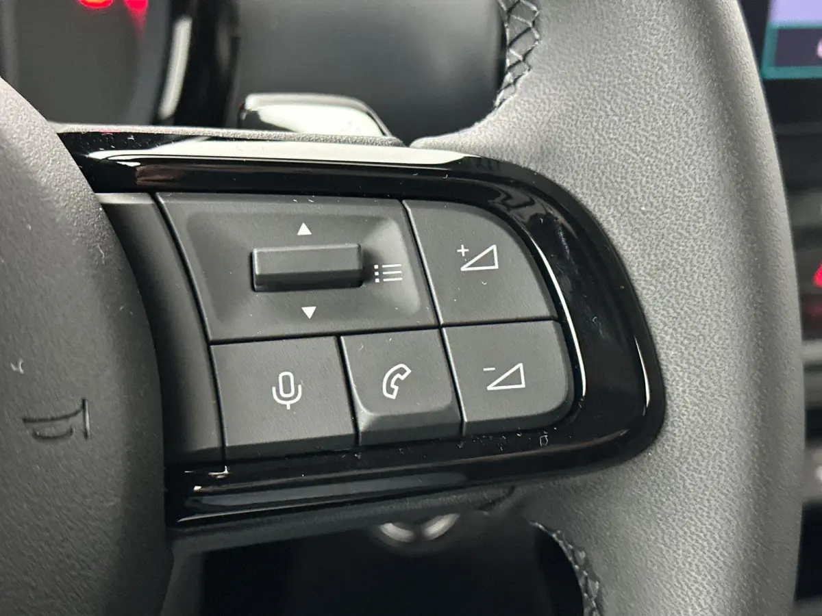 1.2 Hybrid Sport | Camera | Navigatie | LMW | Adaptive Cruise Control | Apple Carplay | Sensoren Voor+Achter | 145PK | Elektrische Achterklep | Tot 8 jaar speciale Garantie!