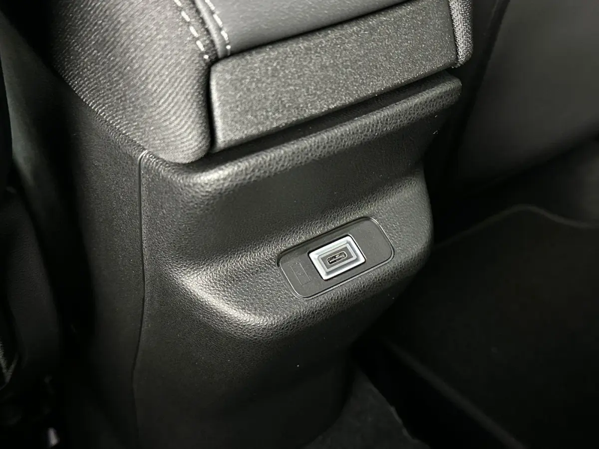 1.2 Hybrid Sport | Camera | Navigatie | LMW | Adaptive Cruise Control | Apple Carplay | Sensoren Voor+Achter | 145PK | Elektrische Achterklep | Tot 8 jaar speciale Garantie!