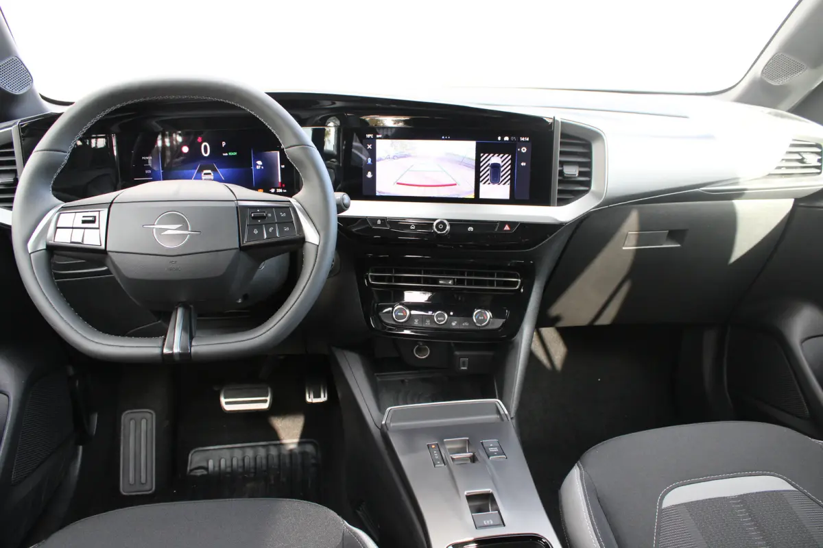 GS 54 kWh | Fase 3 laden | Navigatie | Camera | Stuurverwarming | Apple carplay | Bluetooth | 12.650km |