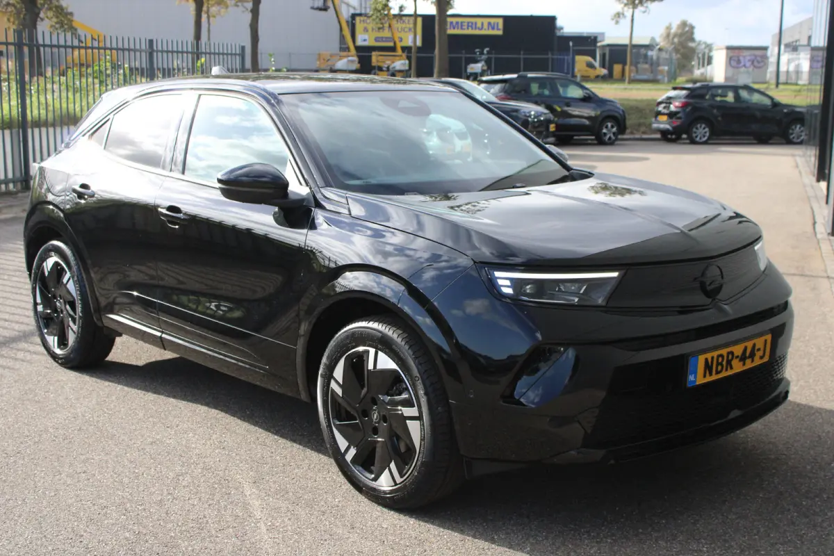 GS 54 kWh | Fase 3 laden | Navigatie | Camera | Stuurverwarming | Apple carplay | Bluetooth | 12.650km |