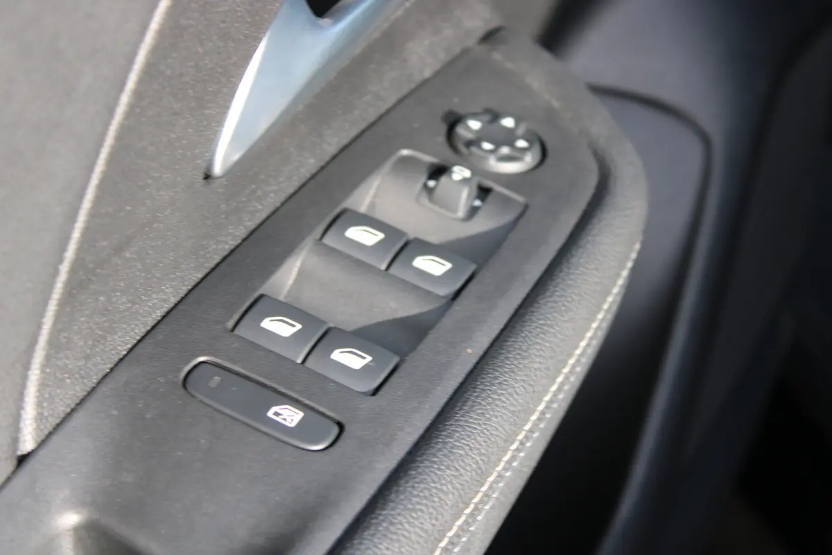 GS 54 kWh | Fase 3 laden | Navigatie | Camera | Stuurverwarming | Apple carplay | Bluetooth | 12.650km |