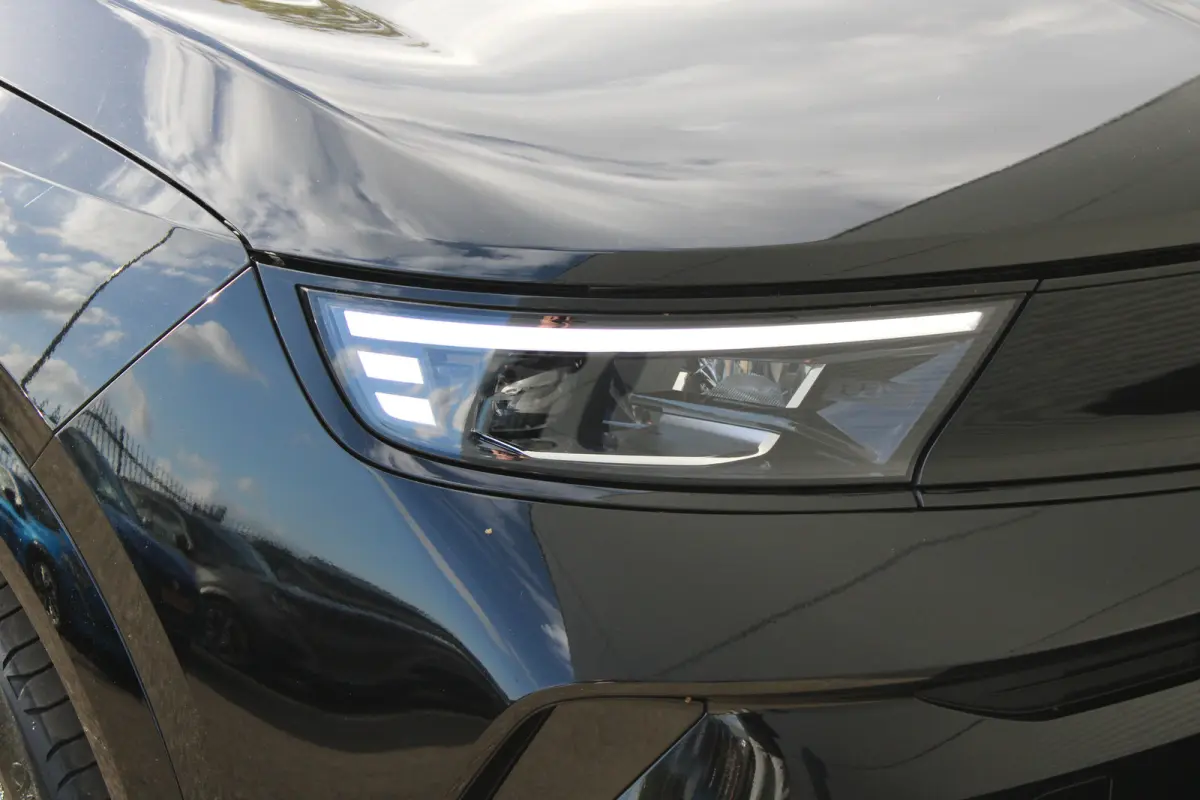 GS 54 kWh | Fase 3 laden | Navigatie | Camera | Stuurverwarming | Apple carplay | Bluetooth | 12.650km |