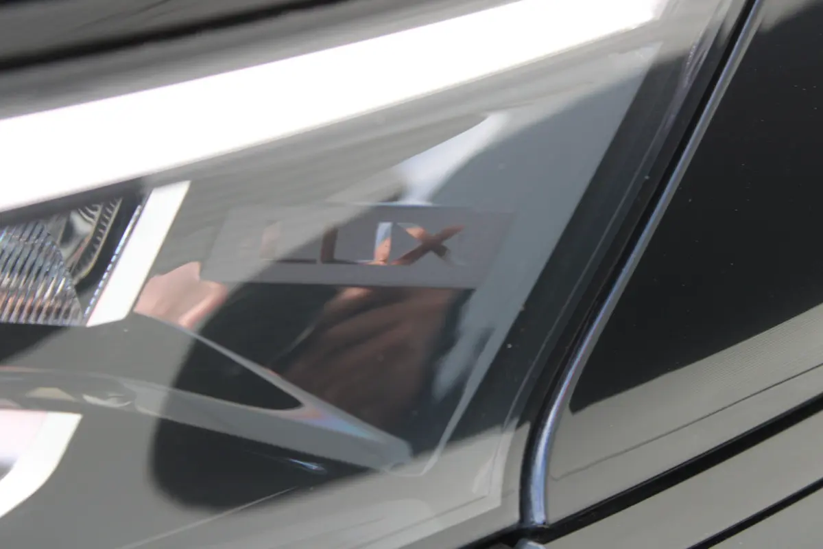 GS 54 kWh | Fase 3 laden | Navigatie | Camera | Stuurverwarming | Apple carplay | Bluetooth | 12.650km |