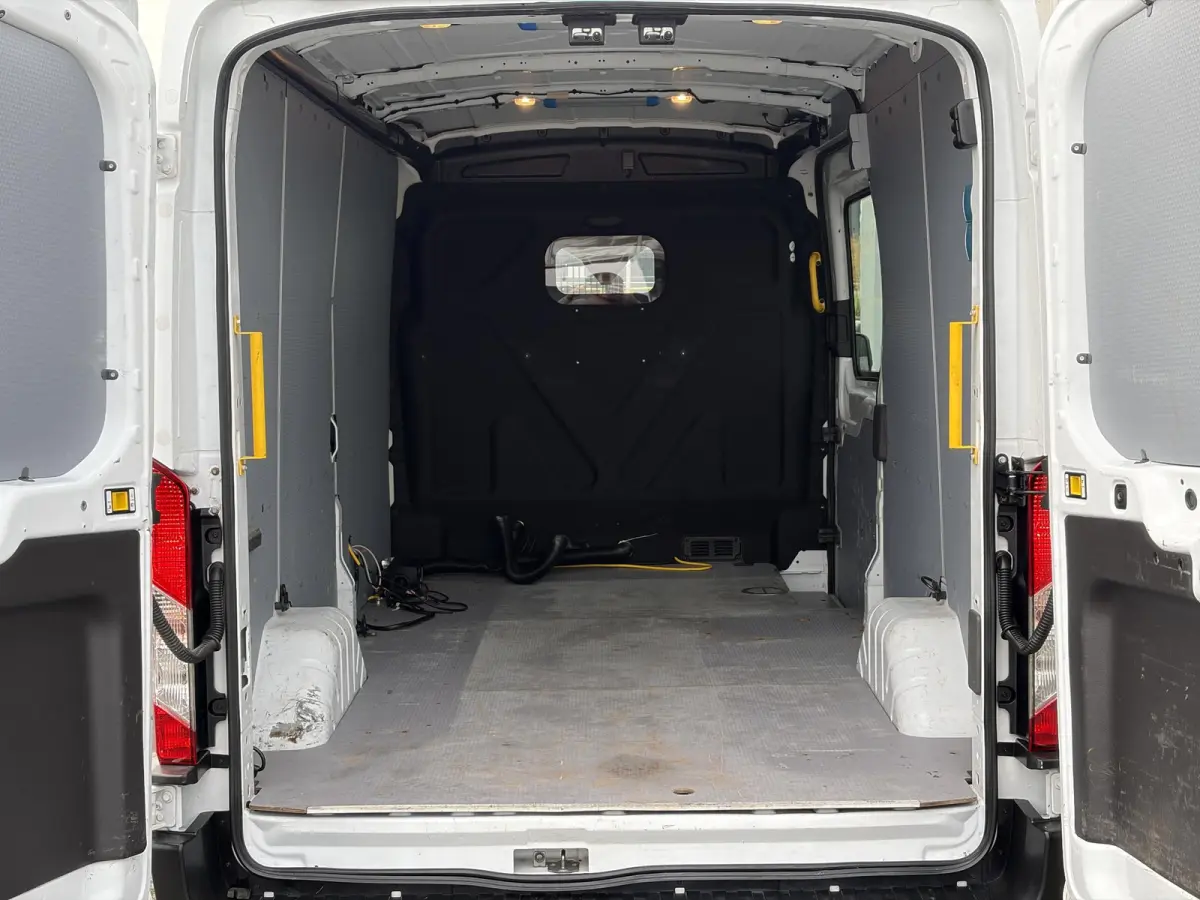 350 2.0 TDCI L3H2*HAAK*CAM*A/C*CRUISE*OMVORMER*