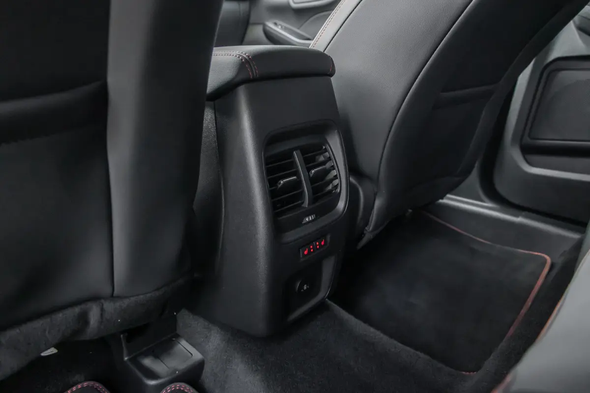 2.5 PHEV ST-Line X | Panoramadak | Trekhaak | Matrix LED | AGR-stoelen | Head-up display | B&O Audio | Dodehoek detectie