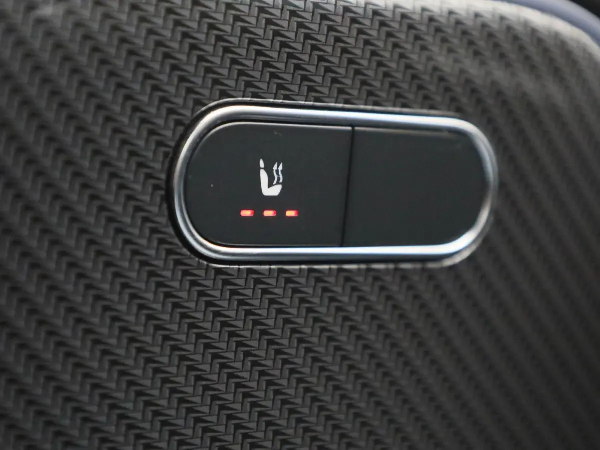250 e Business Solution AMG Limited | Automaat | Panorama dak | Focal audio | Sfeer verlichting | Apple carplay / Android auto | Virtual cockpit | Camera | Navigatie | Stoel verwarming | DAB