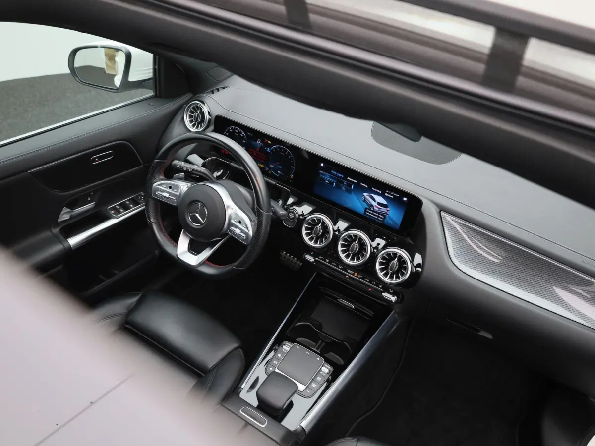 250 e Business Solution AMG Limited | Automaat | Panorama dak | Focal audio | Sfeer verlichting | Apple carplay / Android auto | Virtual cockpit | Camera | Navigatie | Stoel verwarming | DAB