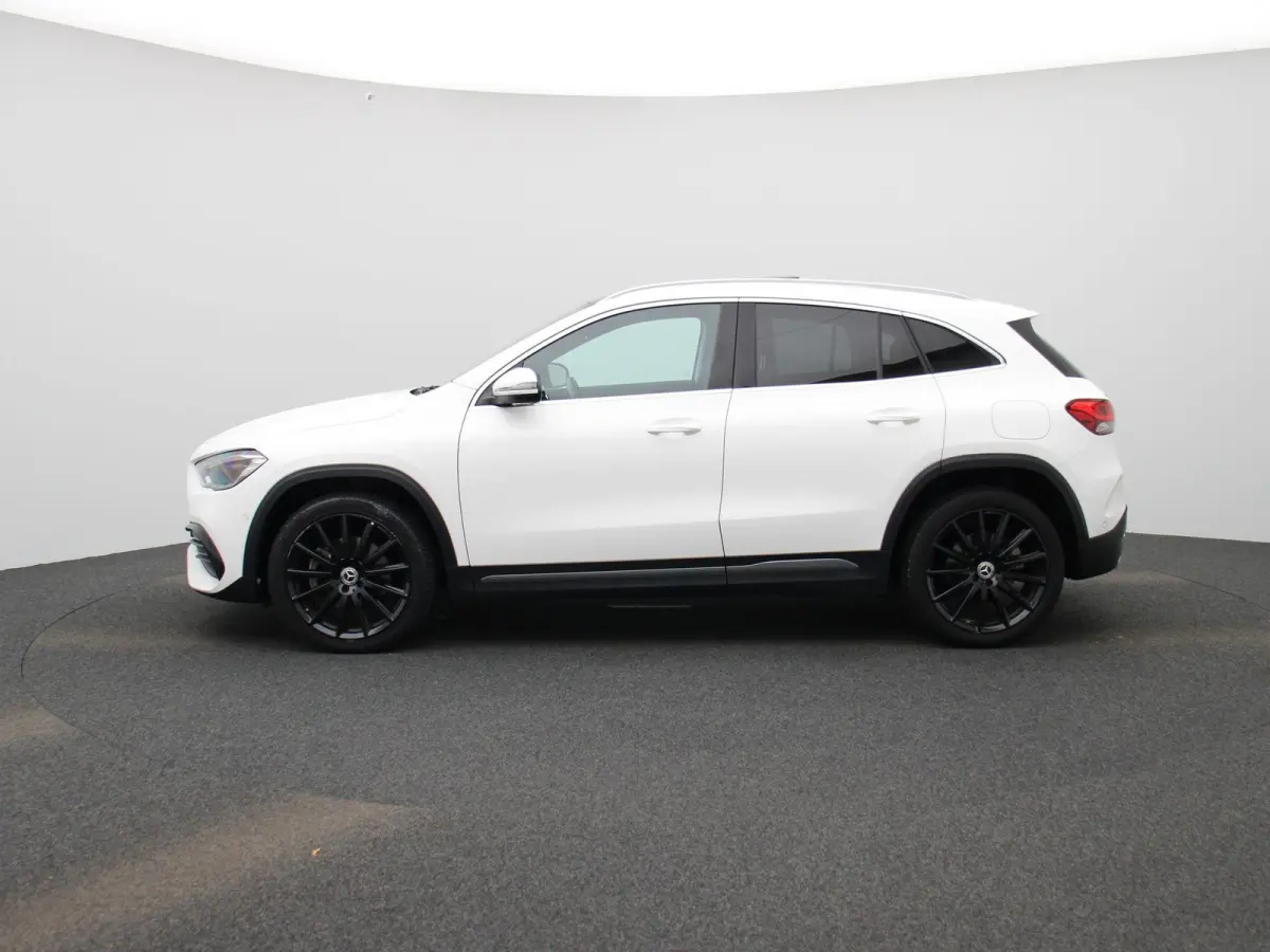 250 e Business Solution AMG Limited | Automaat | Panorama dak | Focal audio | Sfeer verlichting | Apple carplay / Android auto | Virtual cockpit | Camera | Navigatie | Stoel verwarming | DAB