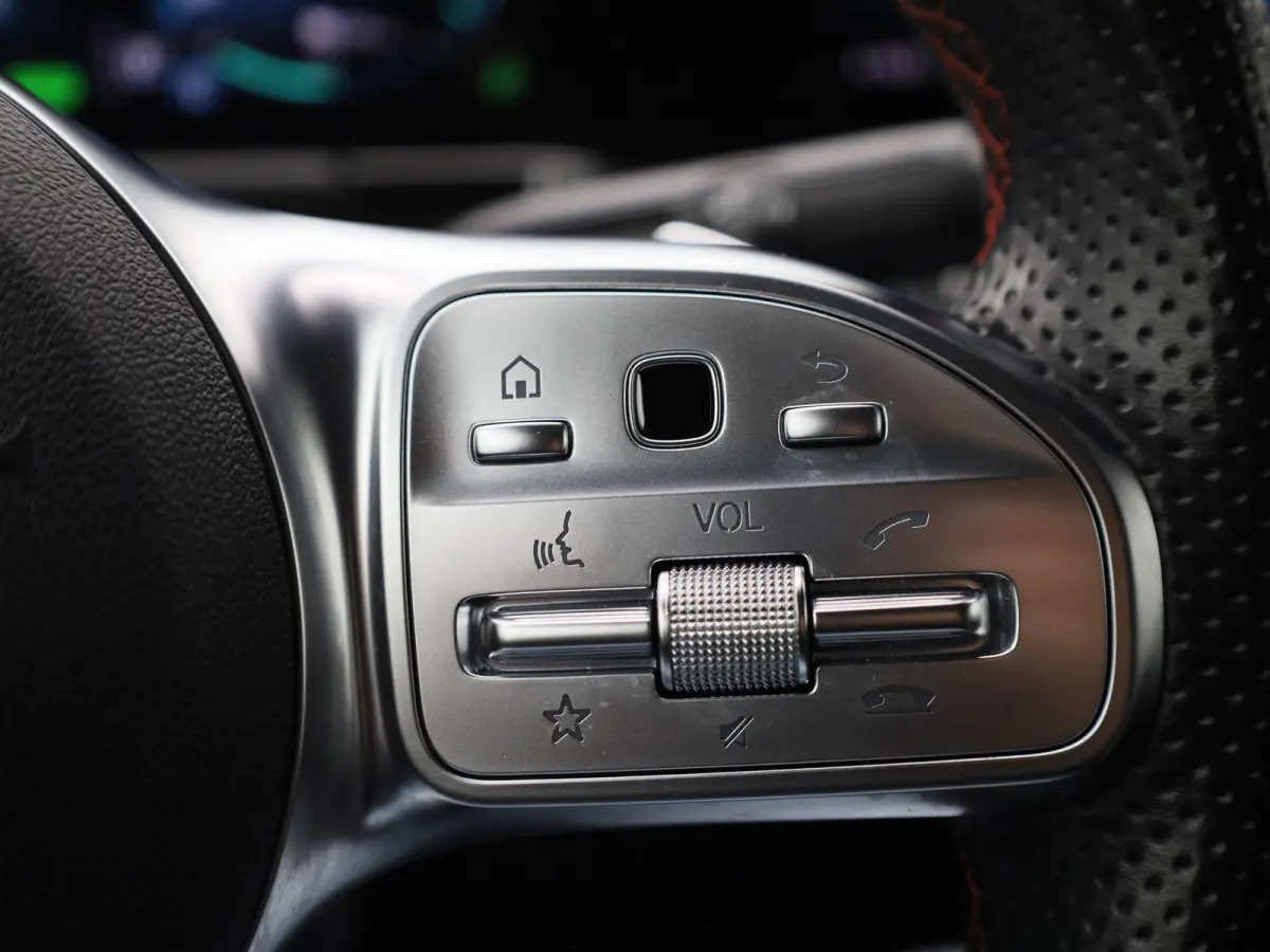 250 e Business Solution AMG Limited | Automaat | Panorama dak | Focal audio | Sfeer verlichting | Apple carplay / Android auto | Virtual cockpit | Camera | Navigatie | Stoel verwarming | DAB