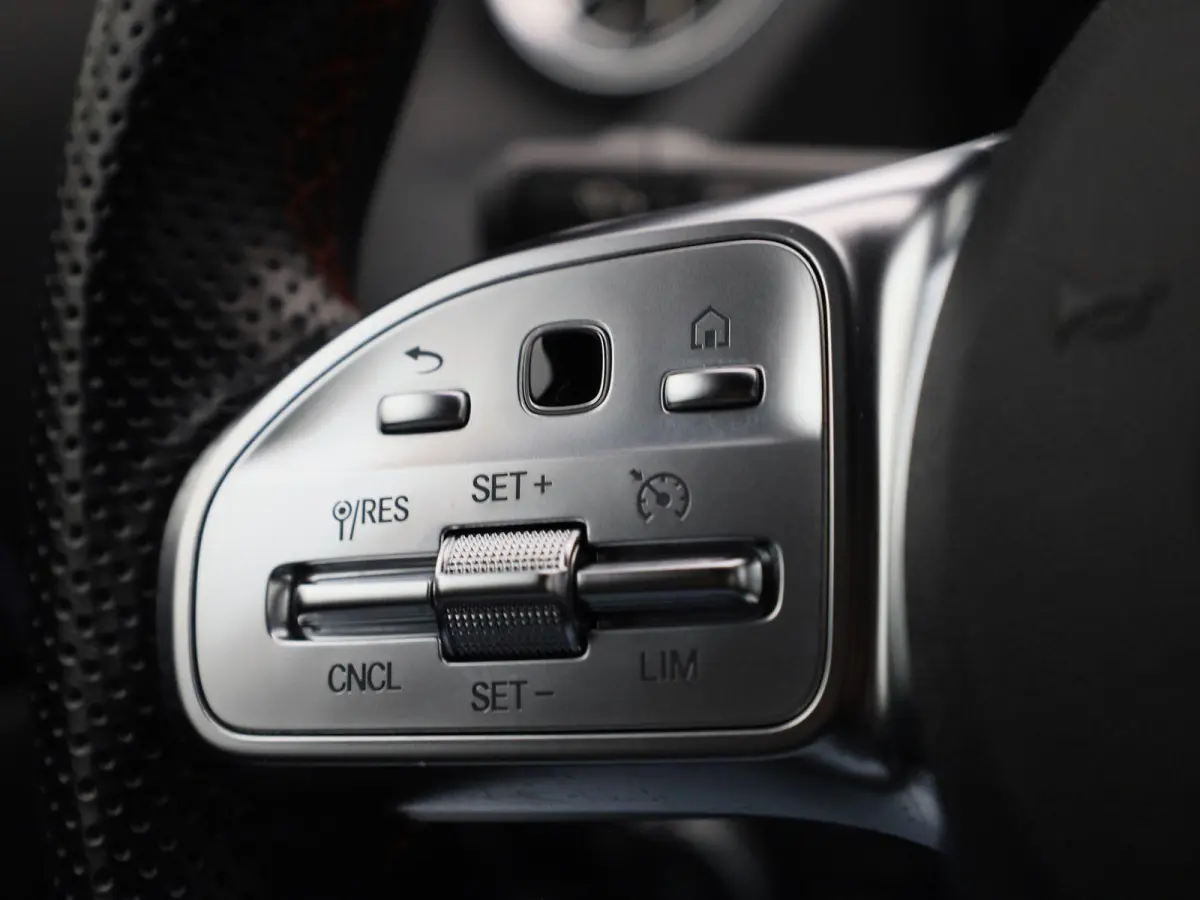 250 e Business Solution AMG Limited | Automaat | Panorama dak | Focal audio | Sfeer verlichting | Apple carplay / Android auto | Virtual cockpit | Camera | Navigatie | Stoel verwarming | DAB