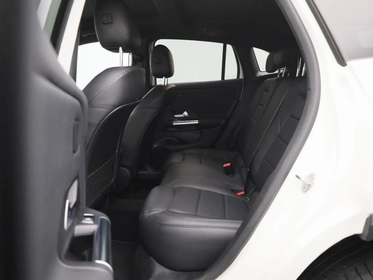250 e Business Solution AMG Limited | Automaat | Panorama dak | Focal audio | Sfeer verlichting | Apple carplay / Android auto | Virtual cockpit | Camera | Navigatie | Stoel verwarming | DAB