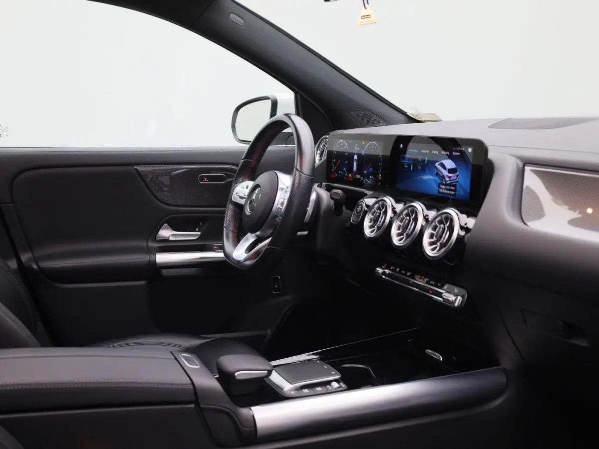 250 e Business Solution AMG Limited | Automaat | Panorama dak | Focal audio | Sfeer verlichting | Apple carplay / Android auto | Virtual cockpit | Camera | Navigatie | Stoel verwarming | DAB