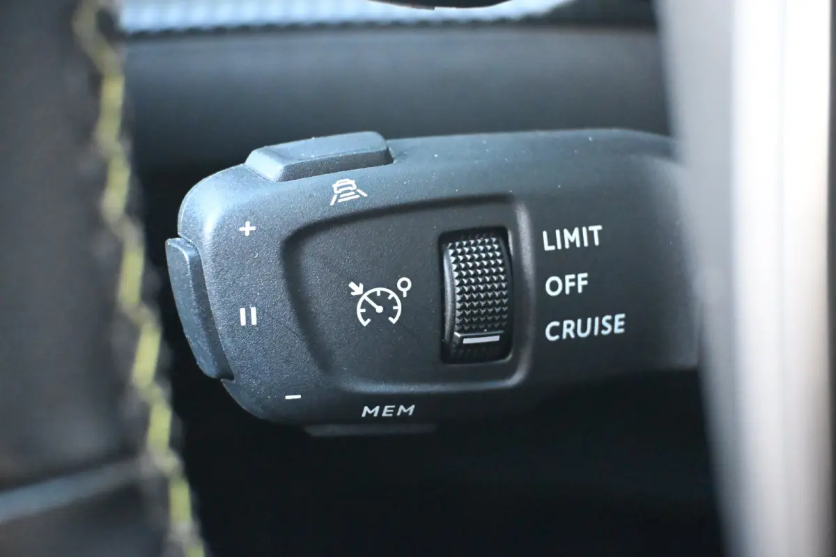 1.2 PureTech GT 155pk | Schuif-/Kanteldak | Adaptive Cruise | Alcantara | Stoelverwarming | Achteruitrijcamera | !!