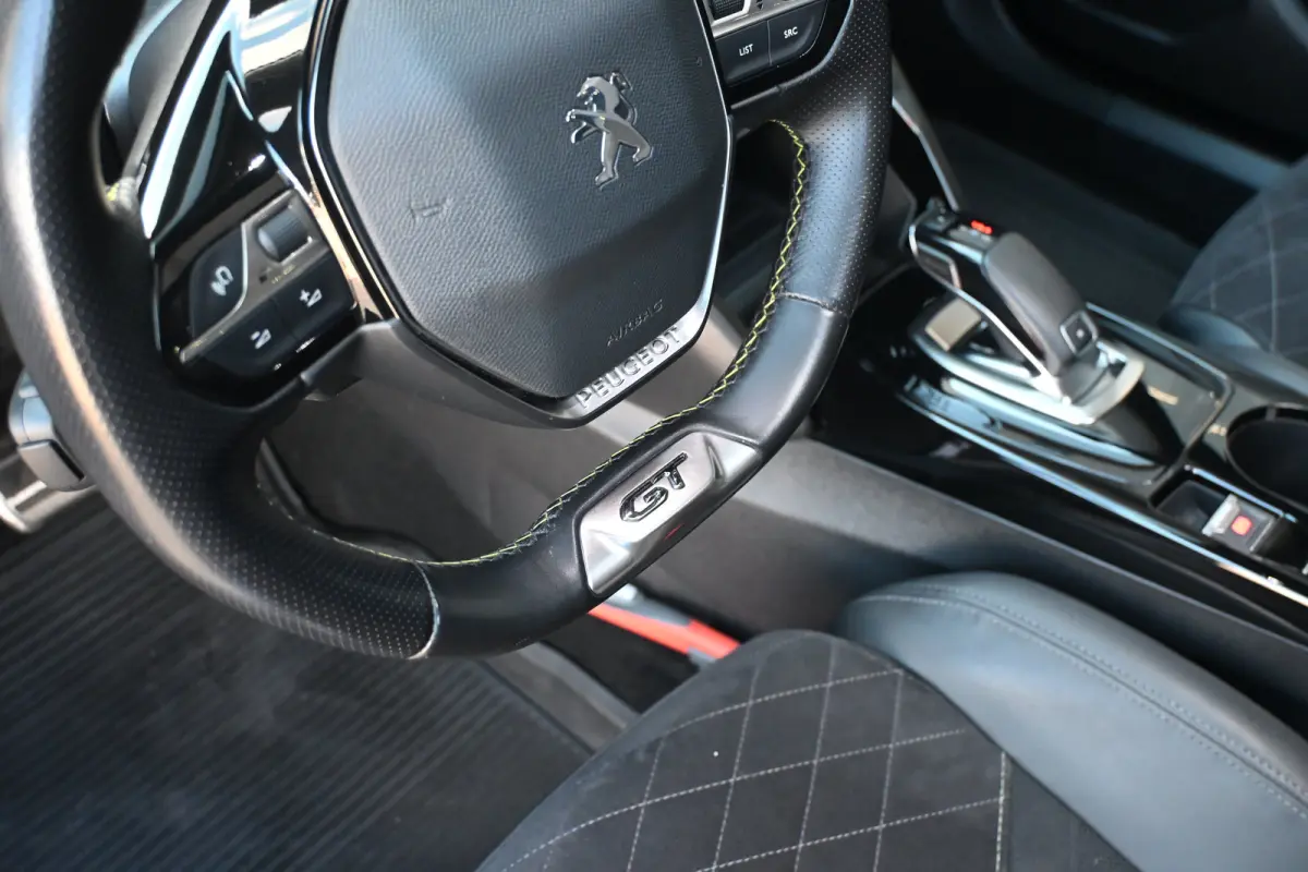 1.2 PureTech GT 155pk | Schuif-/Kanteldak | Adaptive Cruise | Alcantara | Stoelverwarming | Achteruitrijcamera | !!