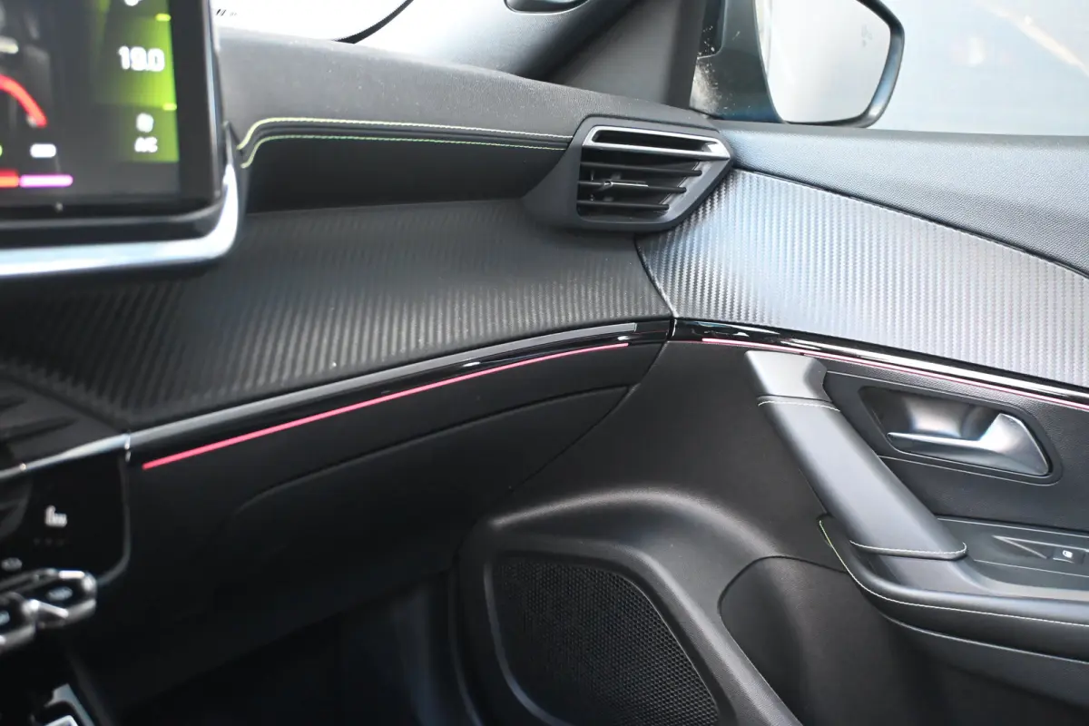 1.2 PureTech GT 155pk | Schuif-/Kanteldak | Adaptive Cruise | Alcantara | Stoelverwarming | Achteruitrijcamera | !!