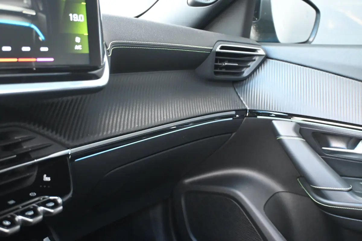 1.2 PureTech GT 155pk | Schuif-/Kanteldak | Adaptive Cruise | Alcantara | Stoelverwarming | Achteruitrijcamera | !!