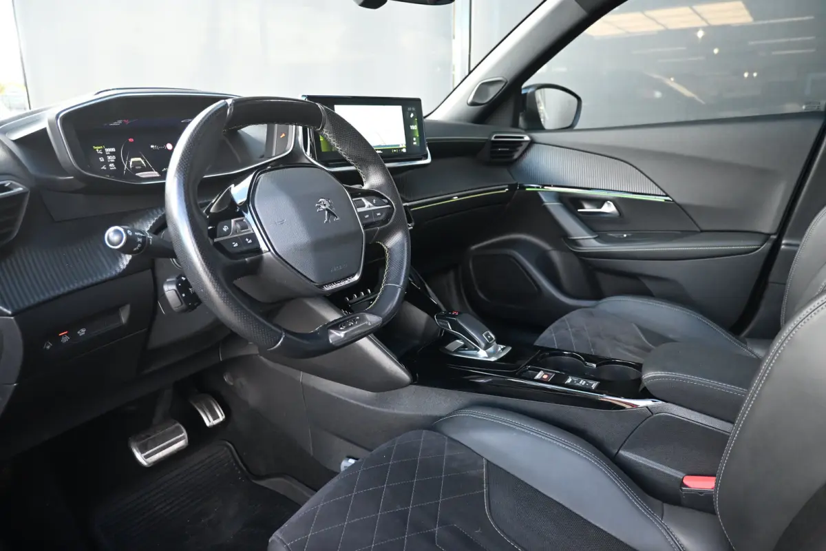 1.2 PureTech GT 155pk | Schuif-/Kanteldak | Adaptive Cruise | Alcantara | Stoelverwarming | Achteruitrijcamera | !!
