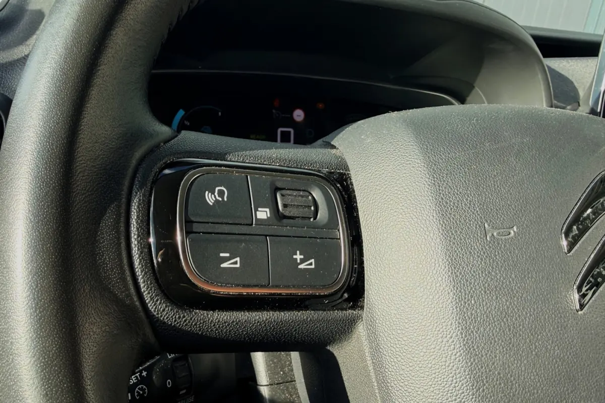 XL Feel 50 kWh TREKHAAK CAMERA CARPLAY 2X SCHUIFDEUR