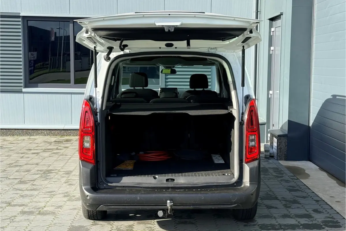XL Feel 50 kWh TREKHAAK CAMERA CARPLAY 2X SCHUIFDEUR