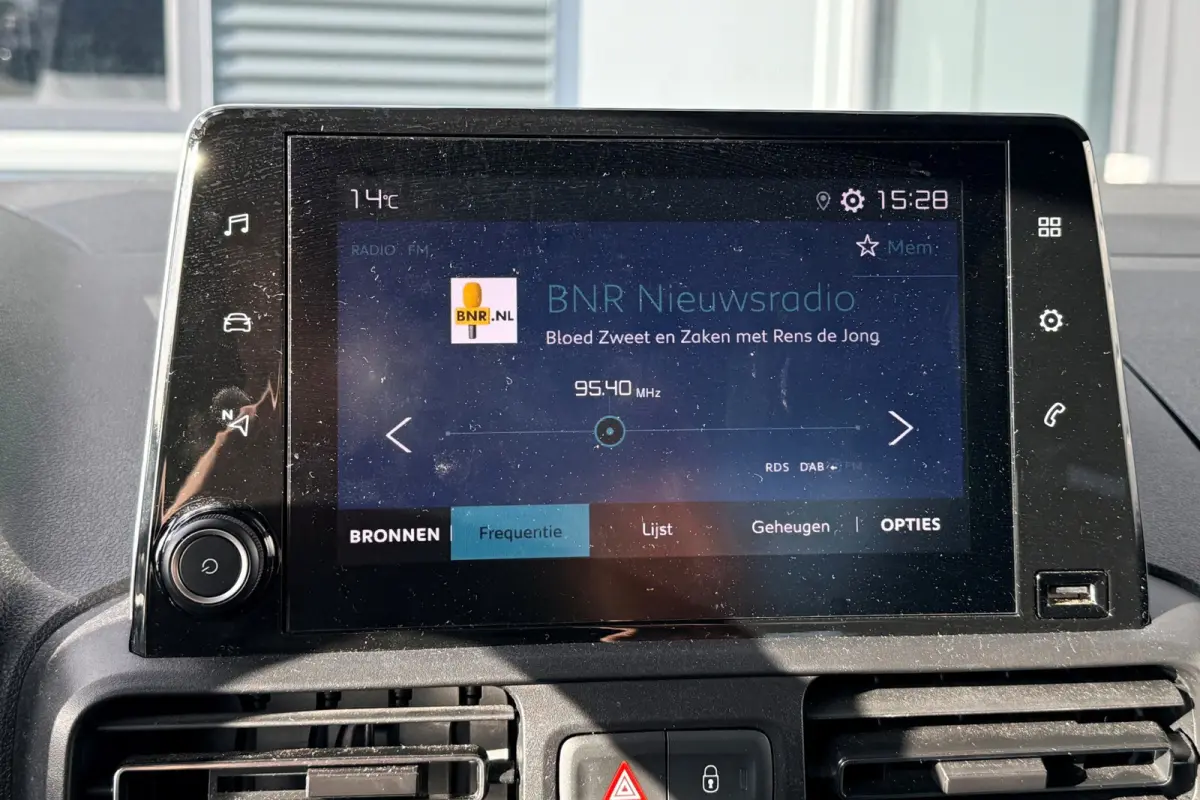 XL Feel 50 kWh TREKHAAK CAMERA CARPLAY 2X SCHUIFDEUR