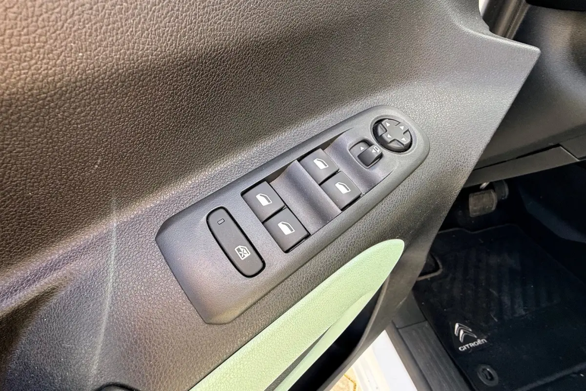 XL Feel 50 kWh TREKHAAK CAMERA CARPLAY 2X SCHUIFDEUR