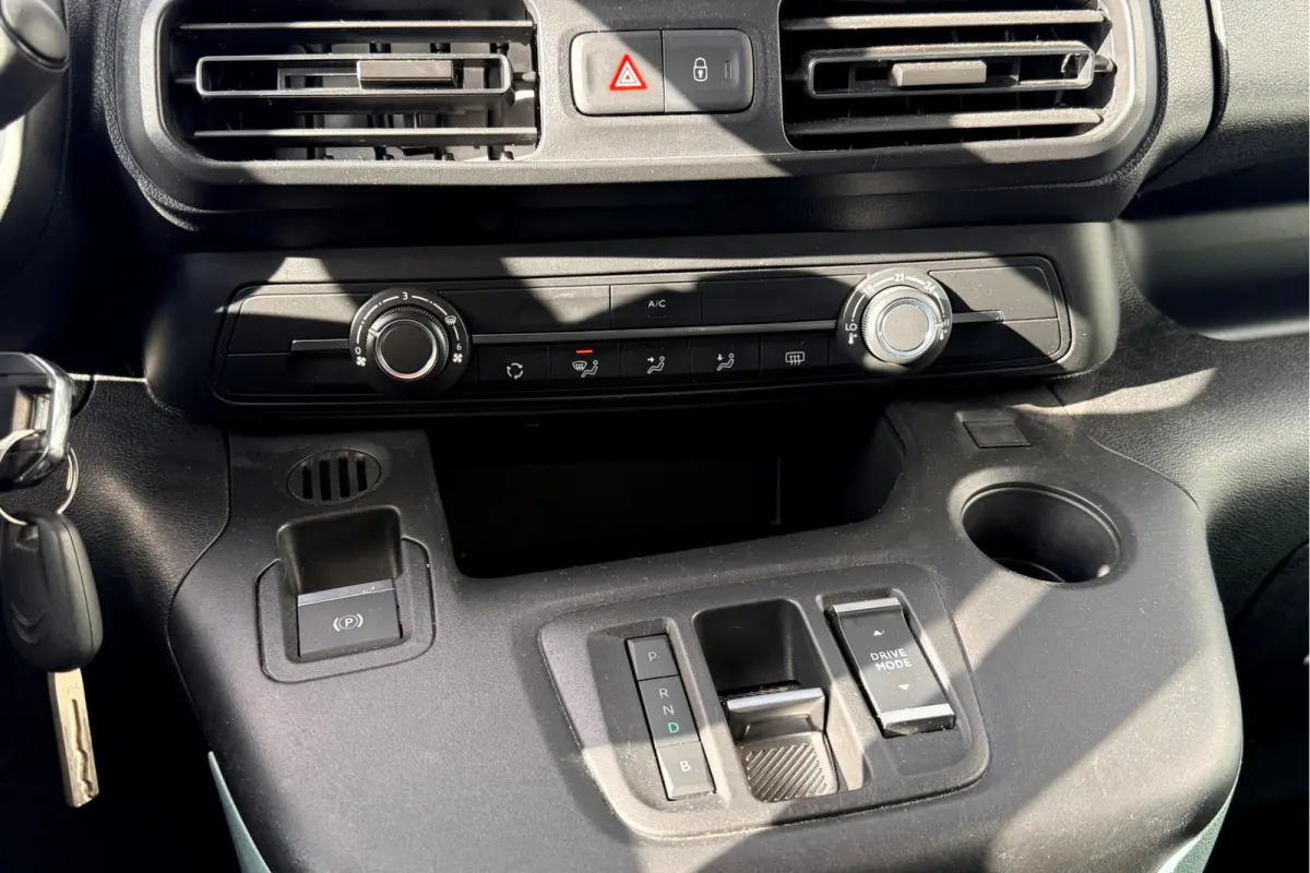 XL Feel 50 kWh TREKHAAK CAMERA CARPLAY 2X SCHUIFDEUR
