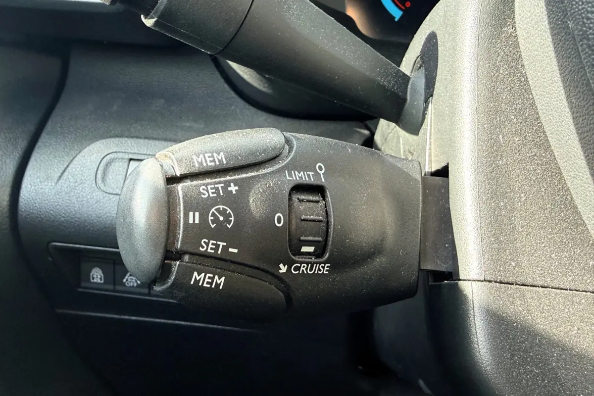 XL Feel 50 kWh TREKHAAK CAMERA CARPLAY 2X SCHUIFDEUR