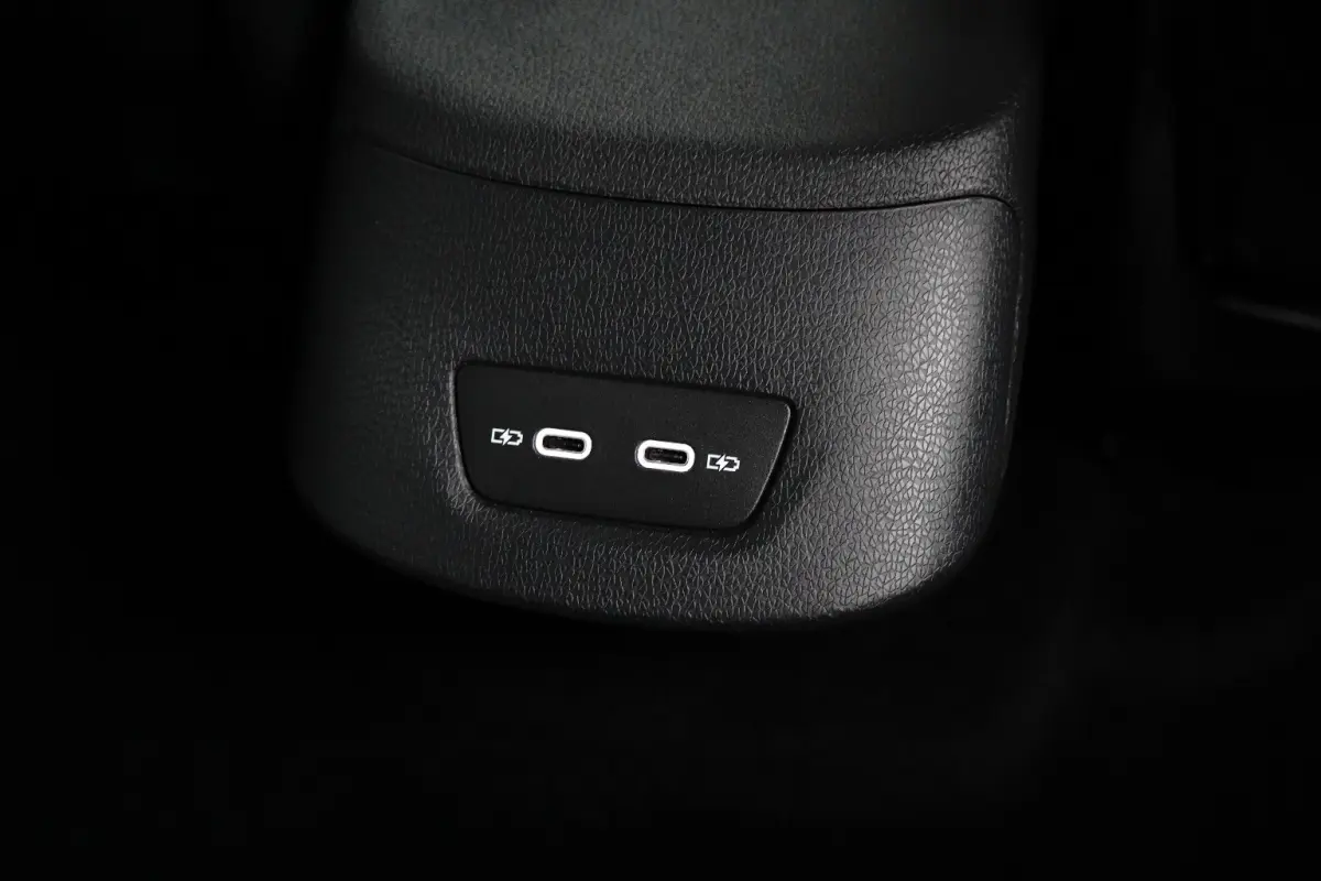 59 kWh 204 pk Pro Business | Electronic climate control | Cruise control adaptief | Apple Carplay |
