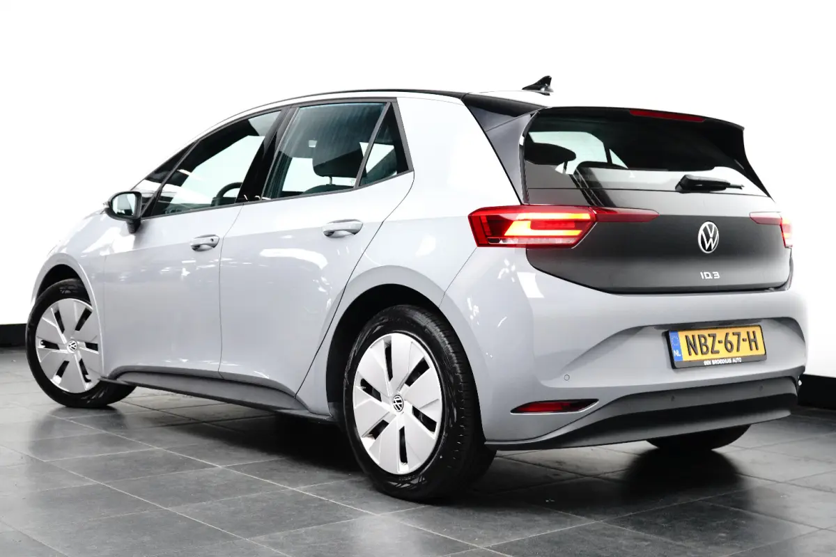 59 kWh 204 pk Pro Business | Electronic climate control | Cruise control adaptief | Apple Carplay |
