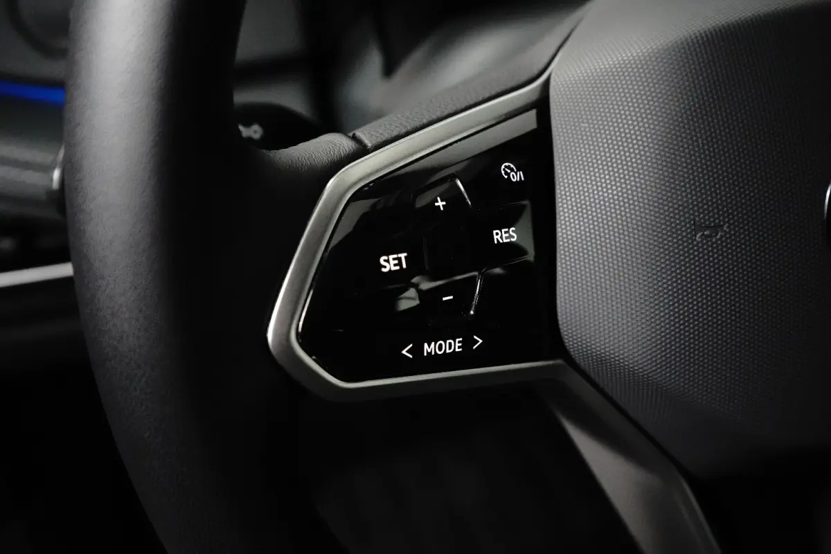 59 kWh 204 pk Pro Business | Electronic climate control | Cruise control adaptief | Apple Carplay |