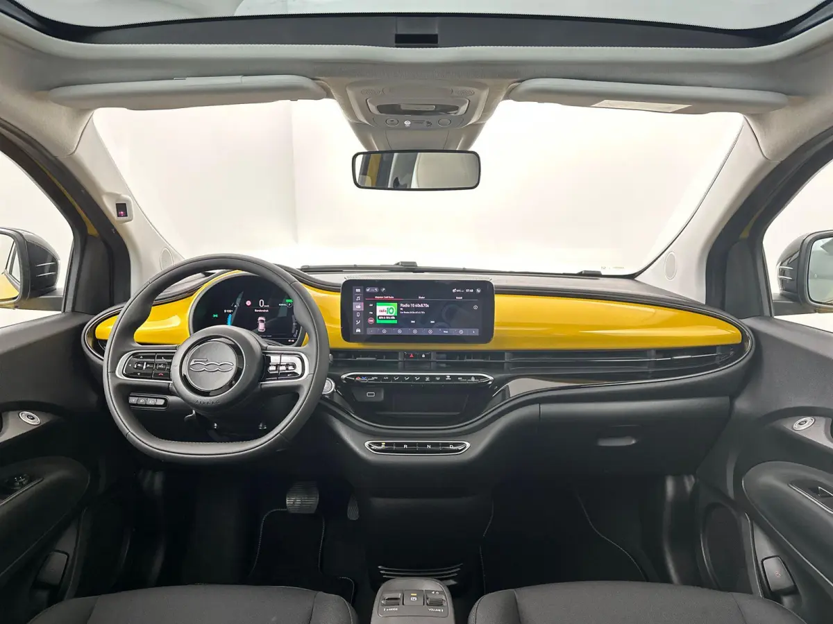 Icon 42 kWh | Camera | Stoelverwarming | LMV | Sensore V+A | Apple Carplay | Cruise Control | PANO | Dodehoekdetectie | DAB | 118PK | WLTP 331 | LED | Tot 8 jaar speciale garantie!