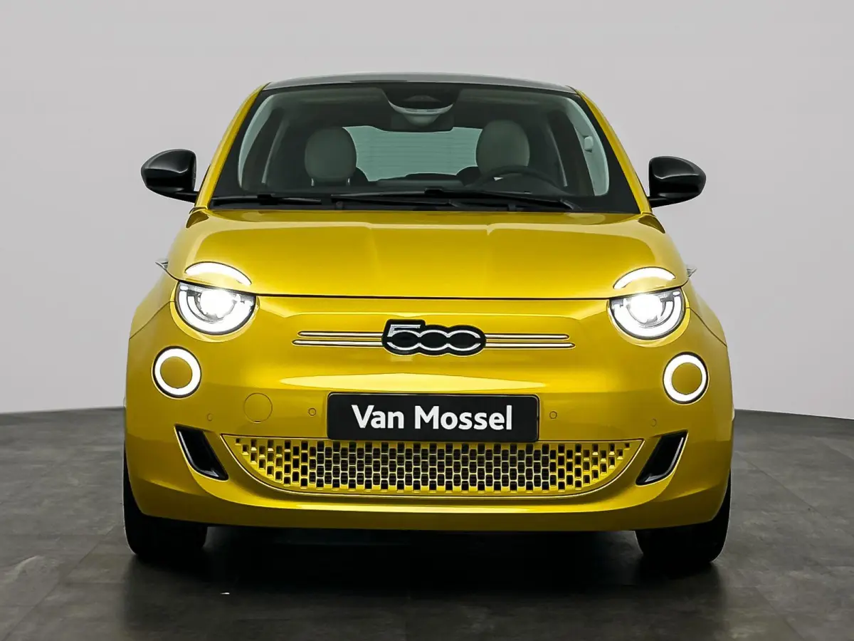 Icon 42 kWh | Camera | Stoelverwarming | LMV | Sensore V+A | Apple Carplay | Cruise Control | PANO | Dodehoekdetectie | DAB | 118PK | WLTP 331 | LED | Tot 8 jaar speciale garantie!