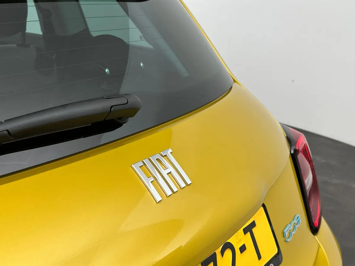Icon 42 kWh | Camera | Stoelverwarming | LMV | Sensore V+A | Apple Carplay | Cruise Control | PANO | Dodehoekdetectie | DAB | 118PK | WLTP 331 | LED | Tot 8 jaar speciale garantie!