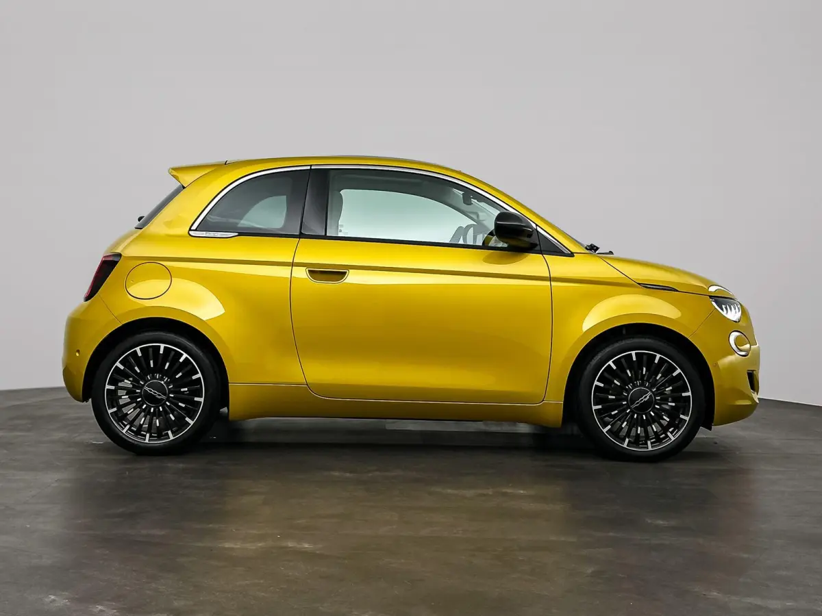 Icon 42 kWh | Camera | Stoelverwarming | LMV | Sensore V+A | Apple Carplay | Cruise Control | PANO | Dodehoekdetectie | DAB | 118PK | WLTP 331 | LED | Tot 8 jaar speciale garantie!
