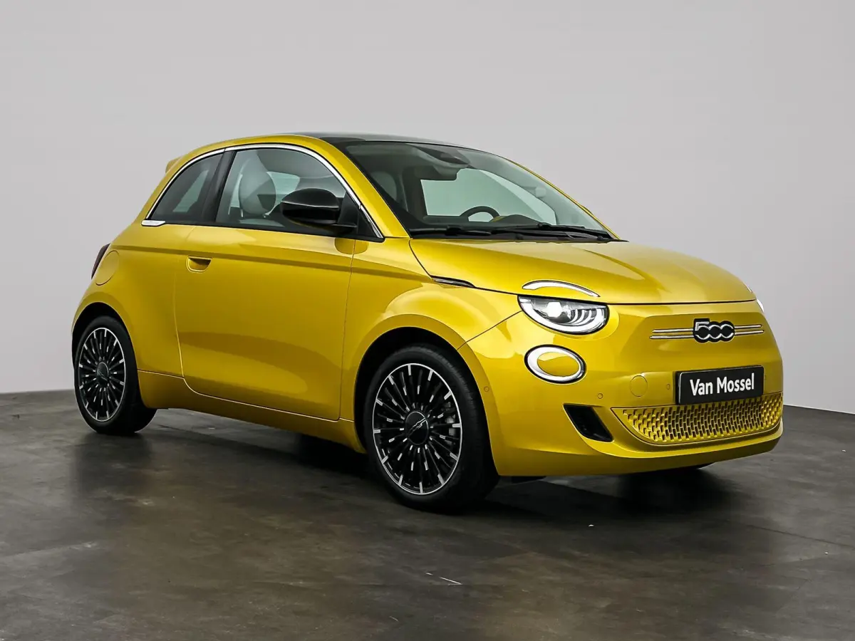 Icon 42 kWh | Camera | Stoelverwarming | LMV | Sensore V+A | Apple Carplay | Cruise Control | PANO | Dodehoekdetectie | DAB | 118PK | WLTP 331 | LED | Tot 8 jaar speciale garantie!