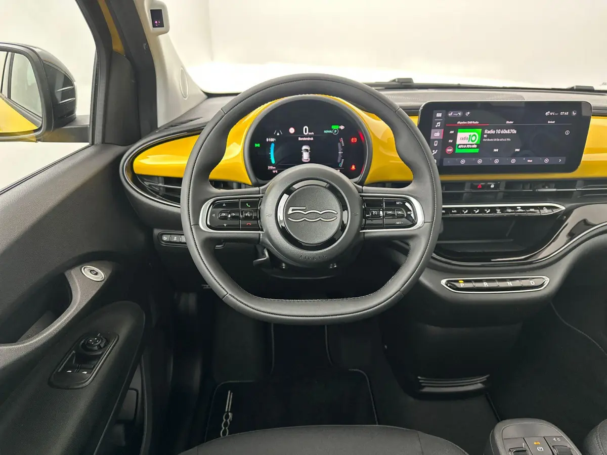 Icon 42 kWh | Camera | Stoelverwarming | LMV | Sensore V+A | Apple Carplay | Cruise Control | PANO | Dodehoekdetectie | DAB | 118PK | WLTP 331 | LED | Tot 8 jaar speciale garantie!