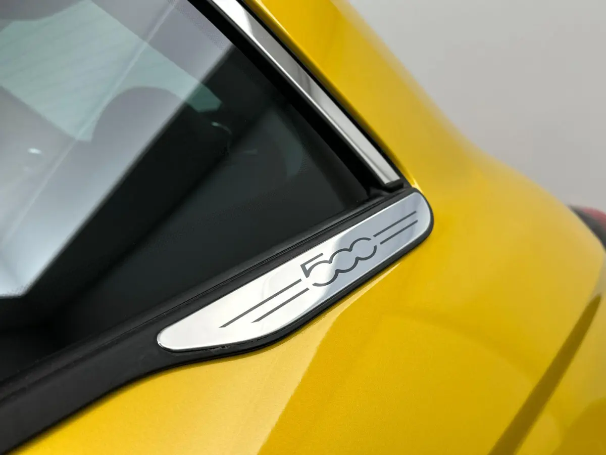 Icon 42 kWh | Camera | Stoelverwarming | LMV | Sensore V+A | Apple Carplay | Cruise Control | PANO | Dodehoekdetectie | DAB | 118PK | WLTP 331 | LED | Tot 8 jaar speciale garantie!