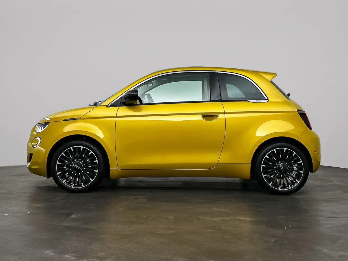 Icon 42 kWh | Camera | Stoelverwarming | LMV | Sensore V+A | Apple Carplay | Cruise Control | PANO | Dodehoekdetectie | DAB | 118PK | WLTP 331 | LED | Tot 8 jaar speciale garantie!