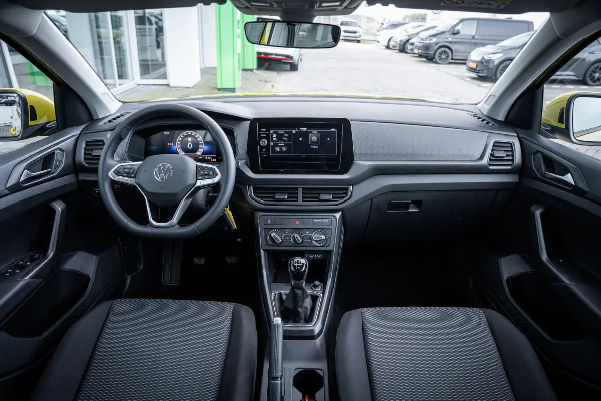 Edition | 'App-Connect' smartphone integratie | Achterlichten LED | Afstandscontrolesysteem (Front Assist)
