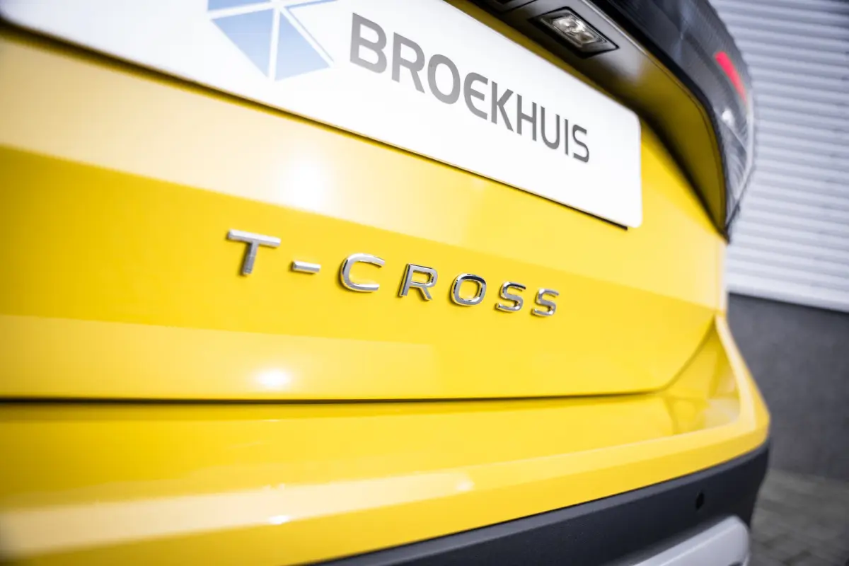 Edition | 'App-Connect' smartphone integratie | Achterlichten LED | Afstandscontrolesysteem (Front Assist)
