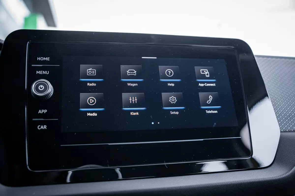 Edition | 'App-Connect' smartphone integratie | Achterlichten LED | Afstandscontrolesysteem (Front Assist)