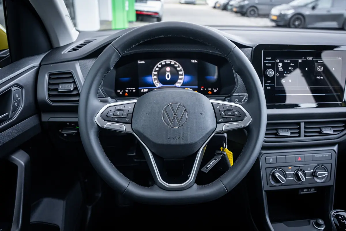 Edition | 'App-Connect' smartphone integratie | Achterlichten LED | Afstandscontrolesysteem (Front Assist)