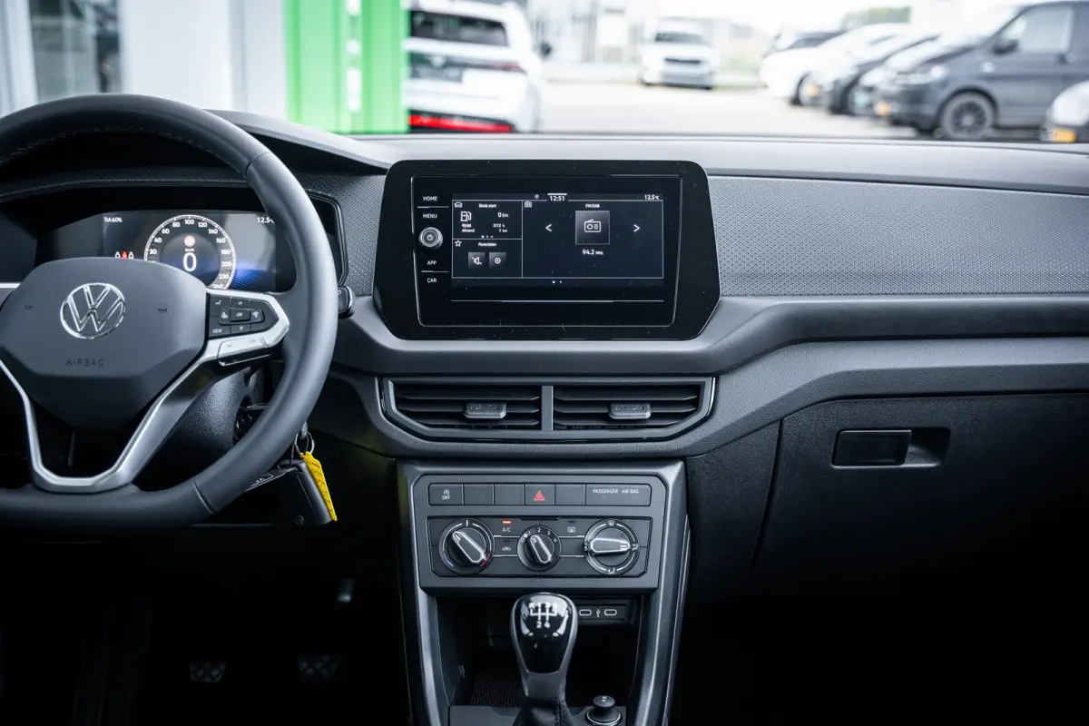 Edition | 'App-Connect' smartphone integratie | Achterlichten LED | Afstandscontrolesysteem (Front Assist)