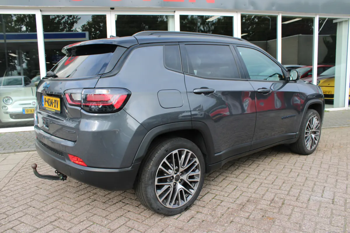 4xe 190 Plug-in Hybrid Night Eagle