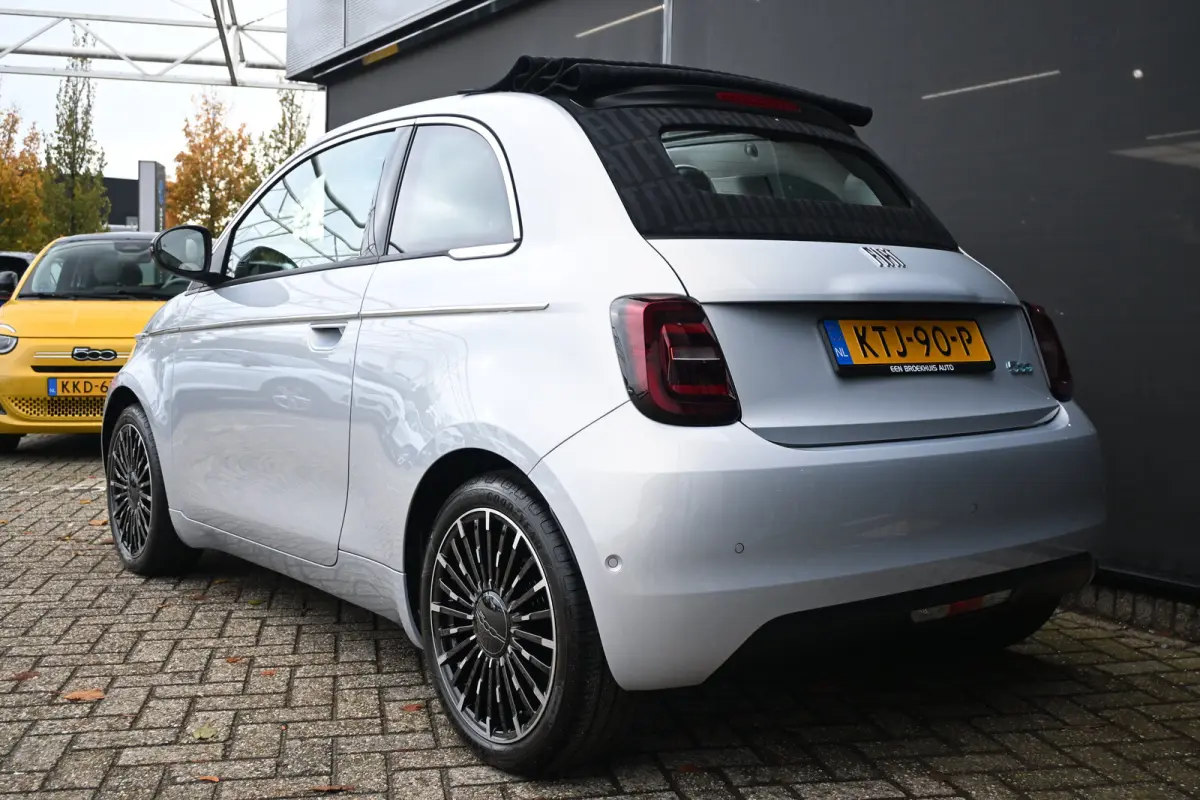La Prima 42 kWh DEMO-DEAL! Tot 8 Jaar Garantie! | JBL | Panoramadak | Vol-Leder | Adaptive Cruise | Stoelverwarming | Keyless-Entry |