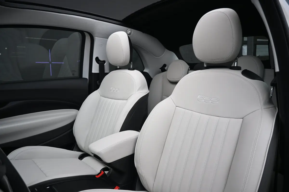 La Prima 42 kWh DEMO-DEAL! Tot 8 Jaar Garantie! | JBL | Panoramadak | Vol-Leder | Adaptive Cruise | Stoelverwarming | Keyless-Entry |