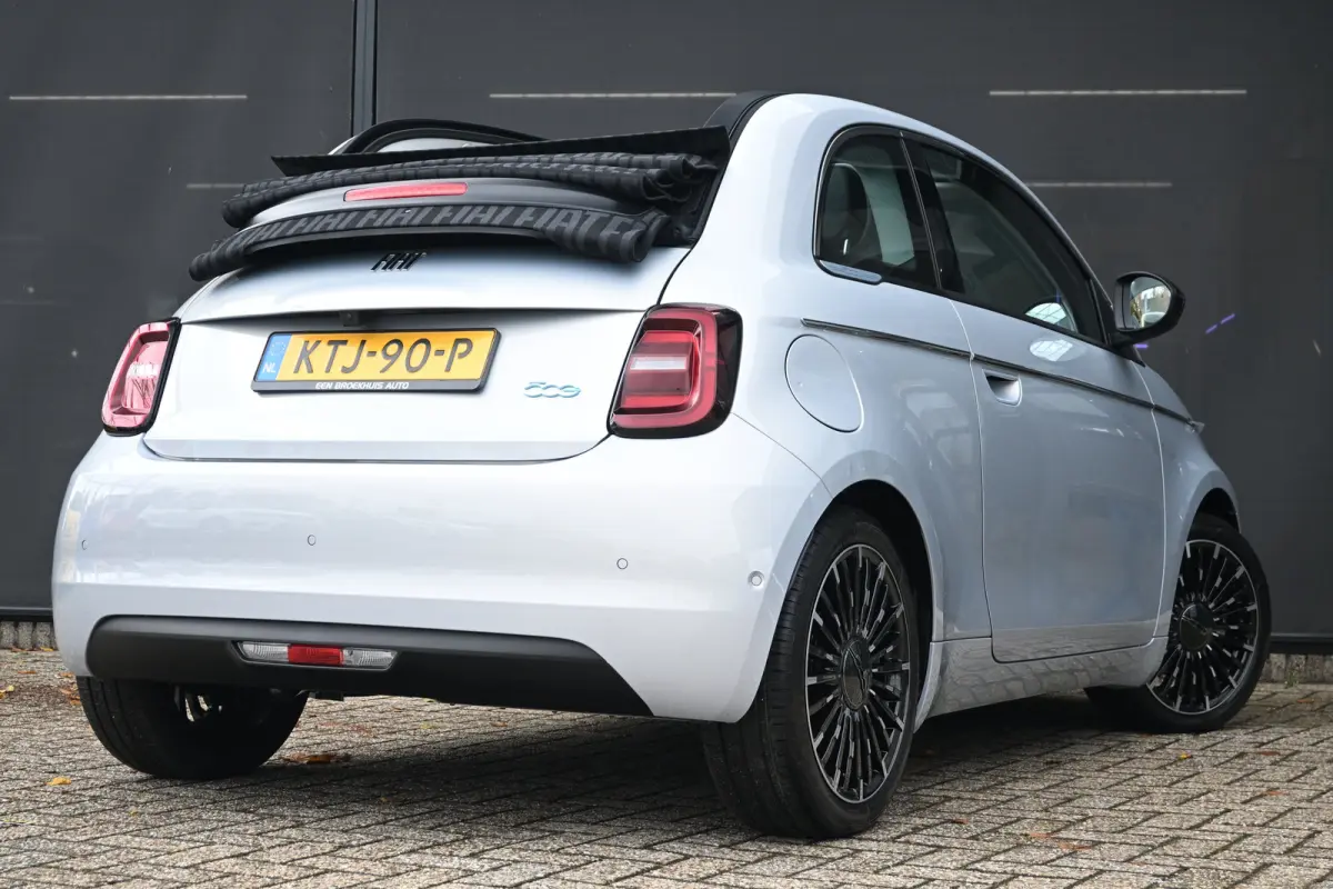 La Prima 42 kWh DEMO-DEAL! Tot 8 Jaar Garantie! | JBL | Panoramadak | Vol-Leder | Adaptive Cruise | Stoelverwarming | Keyless-Entry |