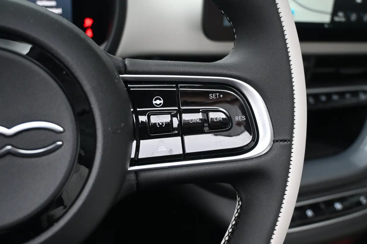 La Prima 42 kWh DEMO-DEAL! Tot 8 Jaar Garantie! | JBL | Panoramadak | Vol-Leder | Adaptive Cruise | Stoelverwarming | Keyless-Entry |